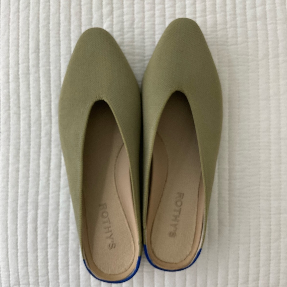 Rothy's Women's Olive Green Flats with Blue Accents/size 8 1/2